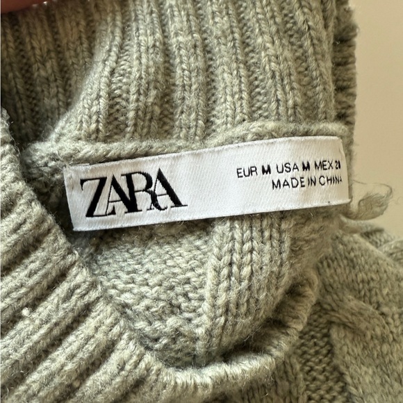 ZARA HIGH NECK RIPPED CABLE KNIT SWEATER WITH STUDDED RHINESTONES MEDIUM - Picture 10 of 12